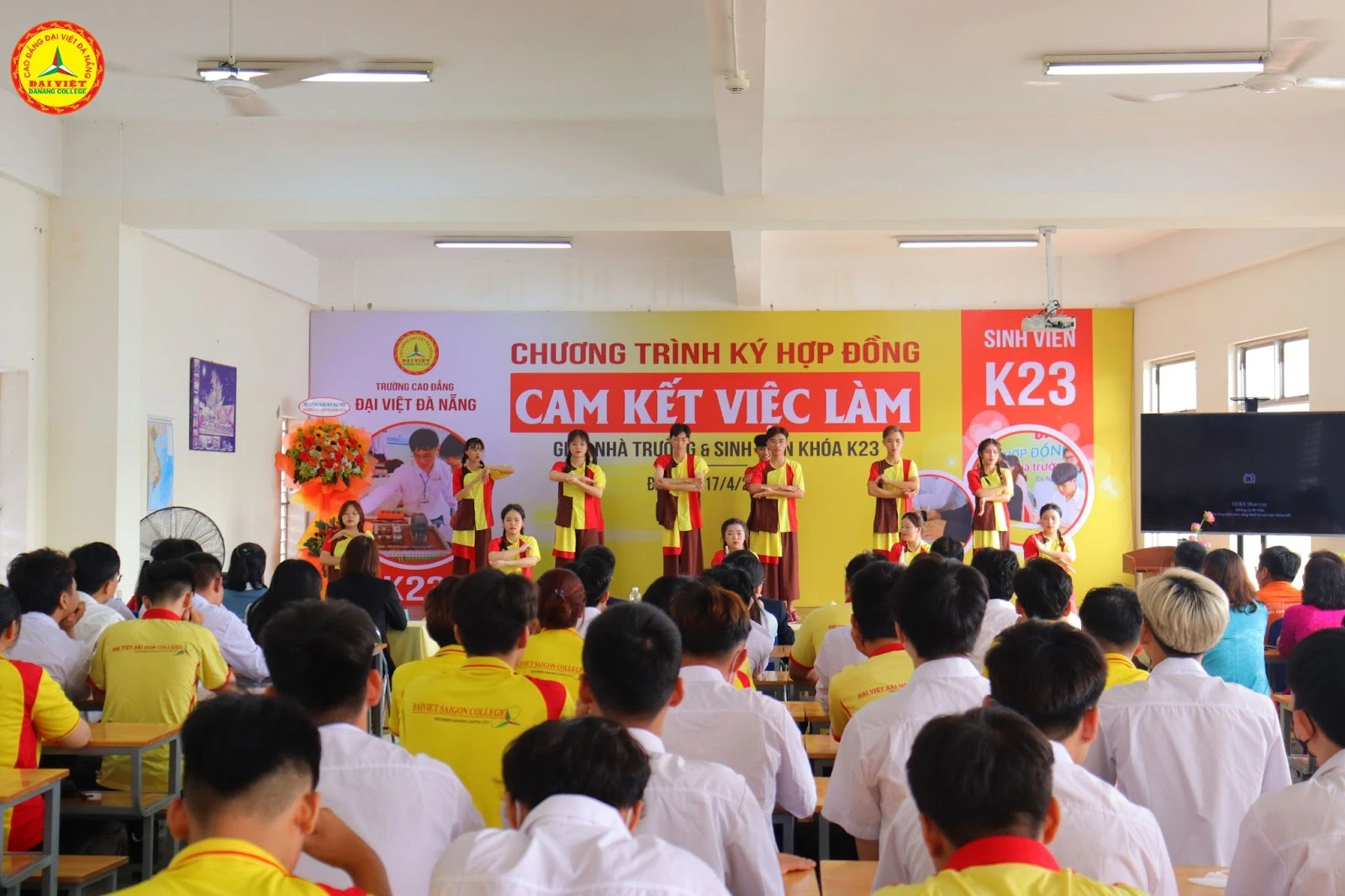 Ký Hợp Đồng Cam Kết Việc Làm K23 – Trường Cao Đẳng Đại Việt Đà Nẵng