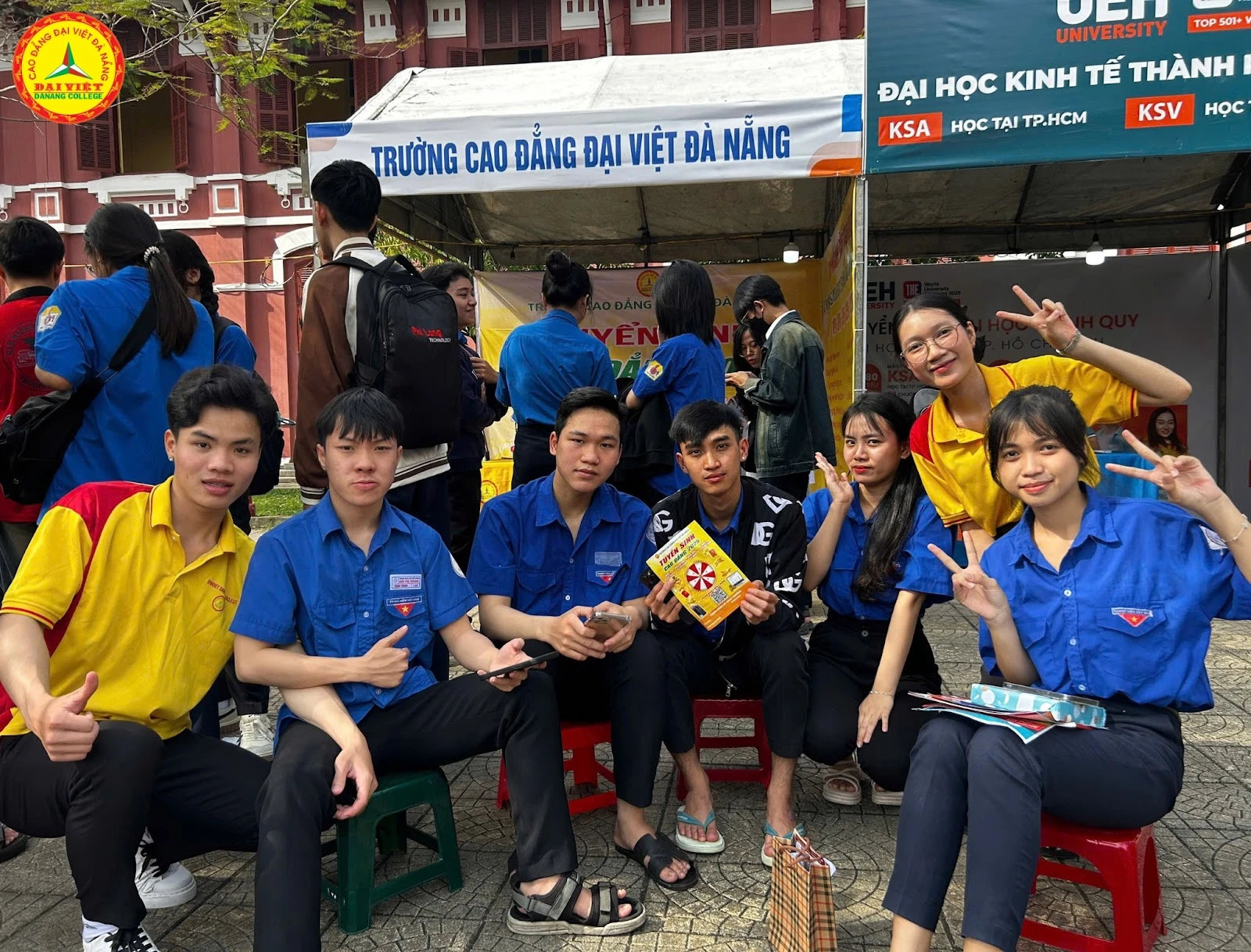 Trường Cao Đẳng Đại Việt Đà Nẵng tham gia Ngày hội Tư vấn Mùa thi 2025 – Đồng hành sĩ tử 2k7