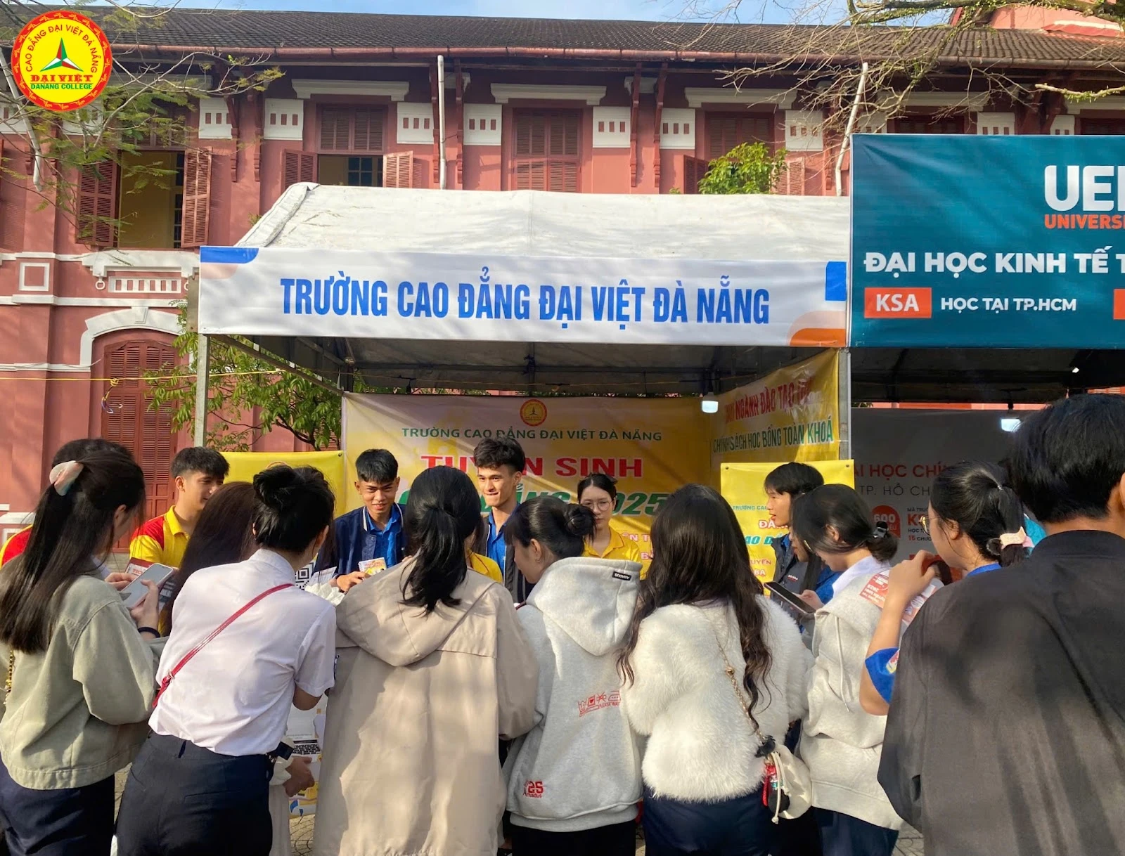 Trường Cao Đẳng Đại Việt Đà Nẵng tham gia Ngày hội Tư vấn Mùa thi 2025 – Đồng hành sĩ tử 2k7