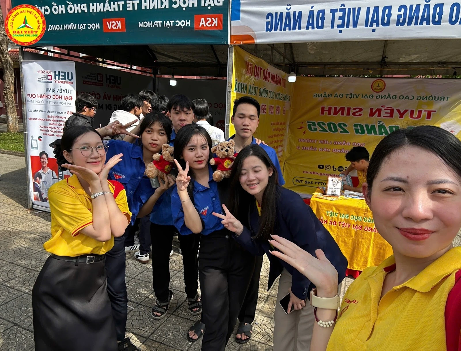 Trường Cao Đẳng Đại Việt Đà Nẵng tham gia Ngày hội Tư vấn Mùa thi 2025 – Đồng hành sĩ tử 2k7