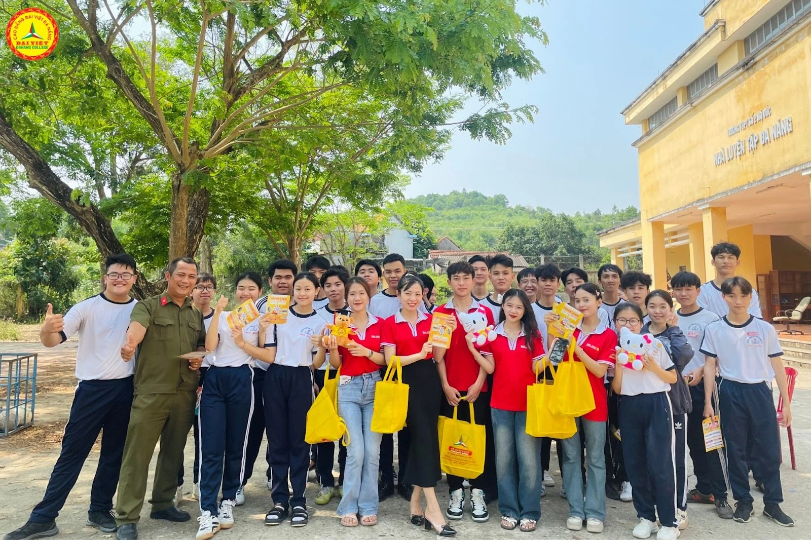 Tư Vấn Hướng Nghiệp Đợt 2 – Trường Cao Đẳng Đại Việt Đà Nẵng Tiếp Tục Hành Trình Tại Quảng Nam – Phú Yên