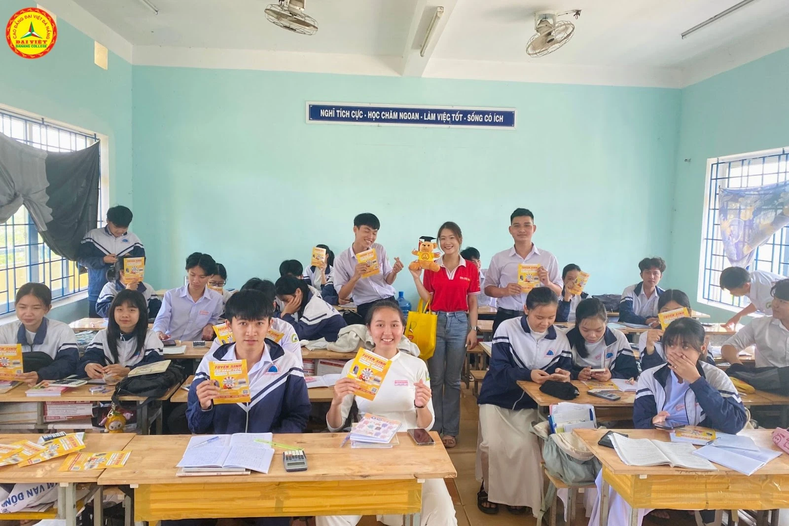 Tư Vấn Hướng Nghiệp Đợt 2 – Trường Cao Đẳng Đại Việt Đà Nẵng Tiếp Tục Hành Trình Tại Quảng Nam – Phú Yên