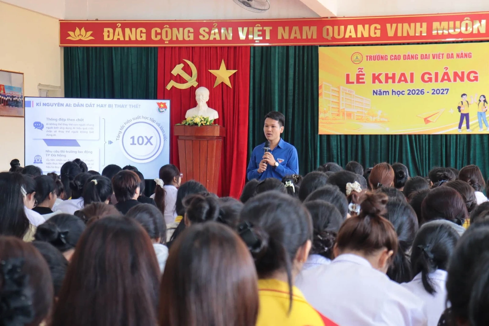TUẦN SINH HOẠT CÔNG DÂN VÀ ĐỊNH HƯỚNG CHO TÂN SINH VIÊN KHÓA 26