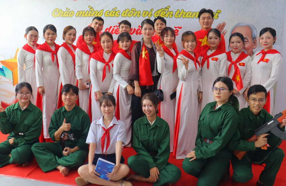 TUỔI TRẺ ĐẠI VIỆT: KHI KHÁT VỌNG THANH XUÂN HÒA CÙNG LỜI CA