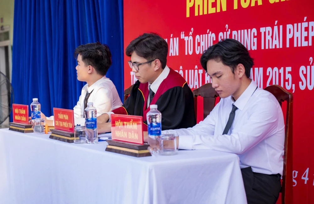 TUỔI TRẺ ĐẠI VIỆT THAM GIA PHIÊN TÒA GIẢ ĐỊNH PHÒNG, CHỐNG MA TÚY