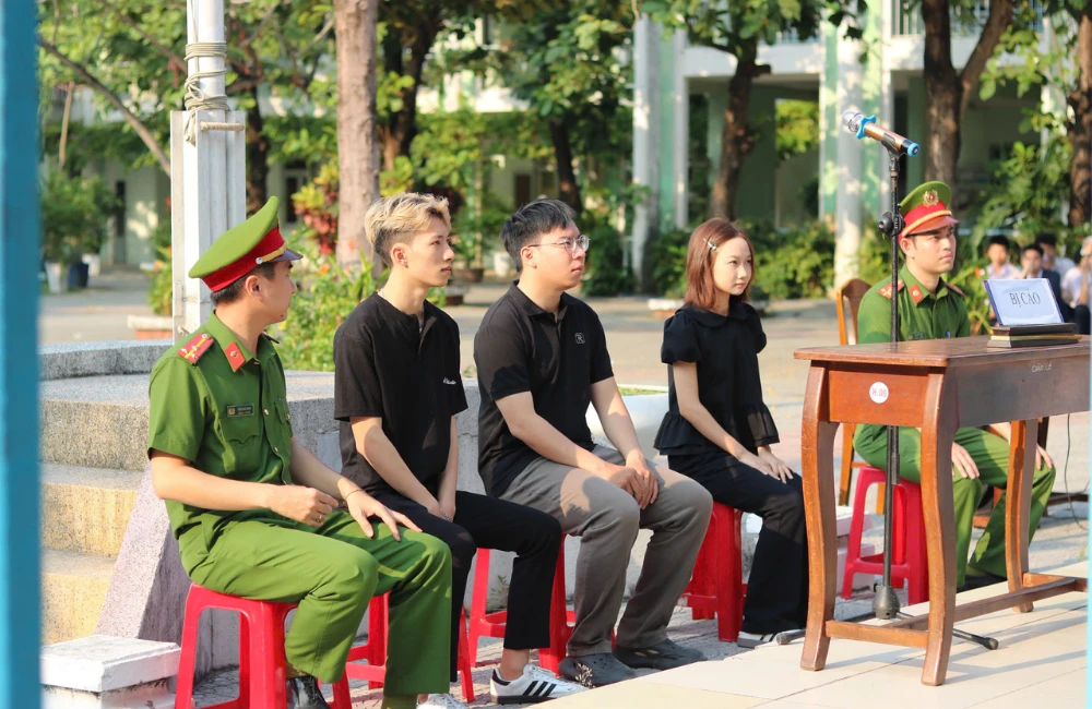TUỔI TRẺ ĐẠI VIỆT THAM GIA PHIÊN TÒA GIẢ ĐỊNH PHÒNG, CHỐNG MA TÚY