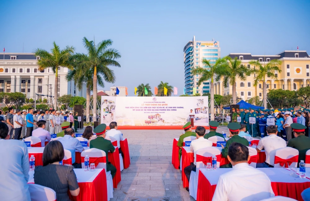 TUỔI TRẺ ĐẠI VIỆT THAM GIA RA QUÂN LẬP LẠI TRẬT TỰ ĐÔ THỊ