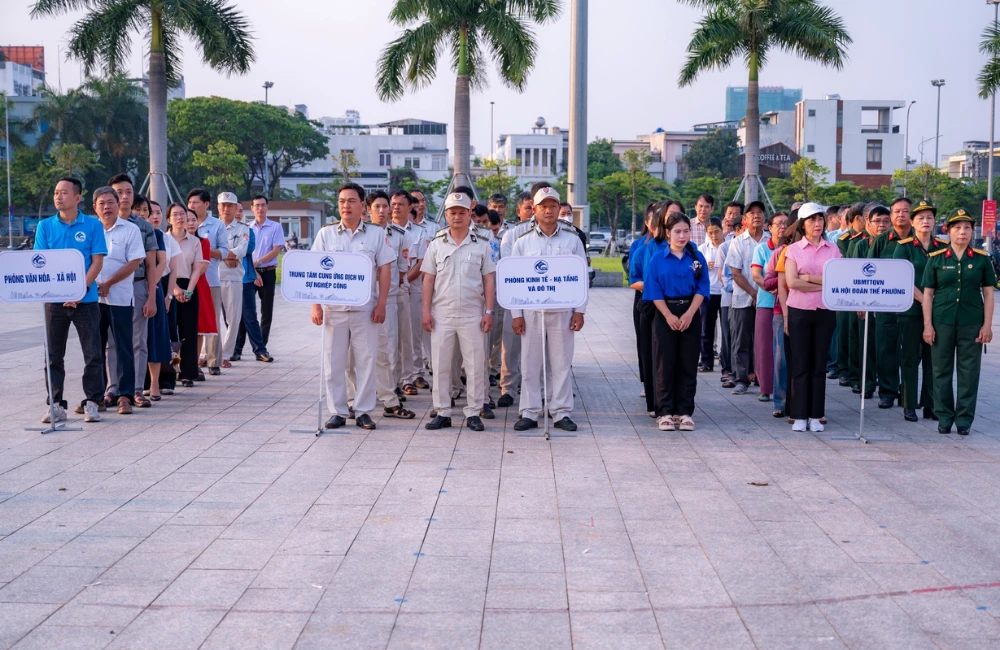 TUỔI TRẺ ĐẠI VIỆT THAM GIA RA QUÂN LẬP LẠI TRẬT TỰ ĐÔ THỊ