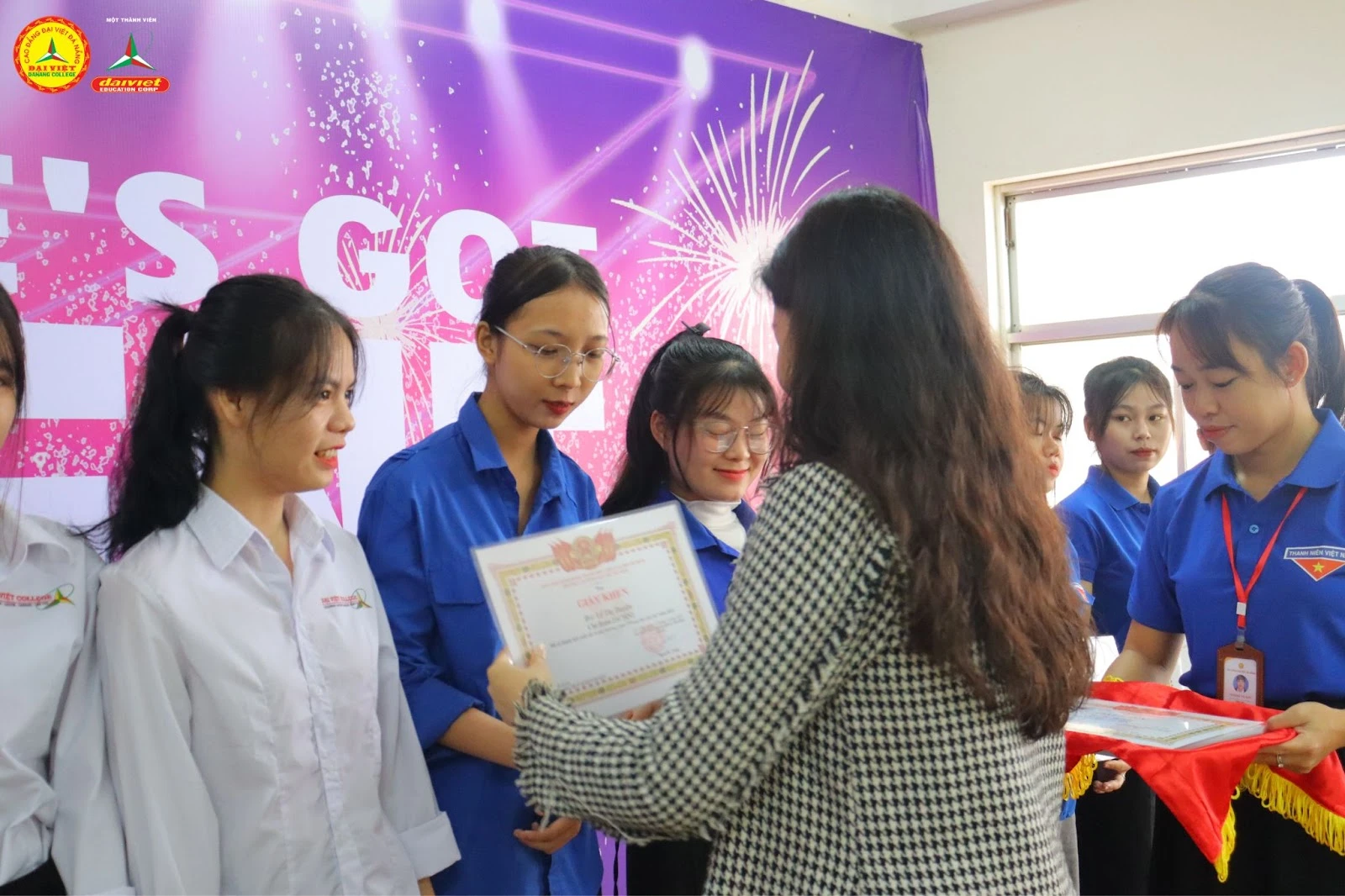 Tuyên dương – Khen thưởng công tác Đoàn 2023 | Trường Cao Đẳng Đại Việt Đà Nẵng