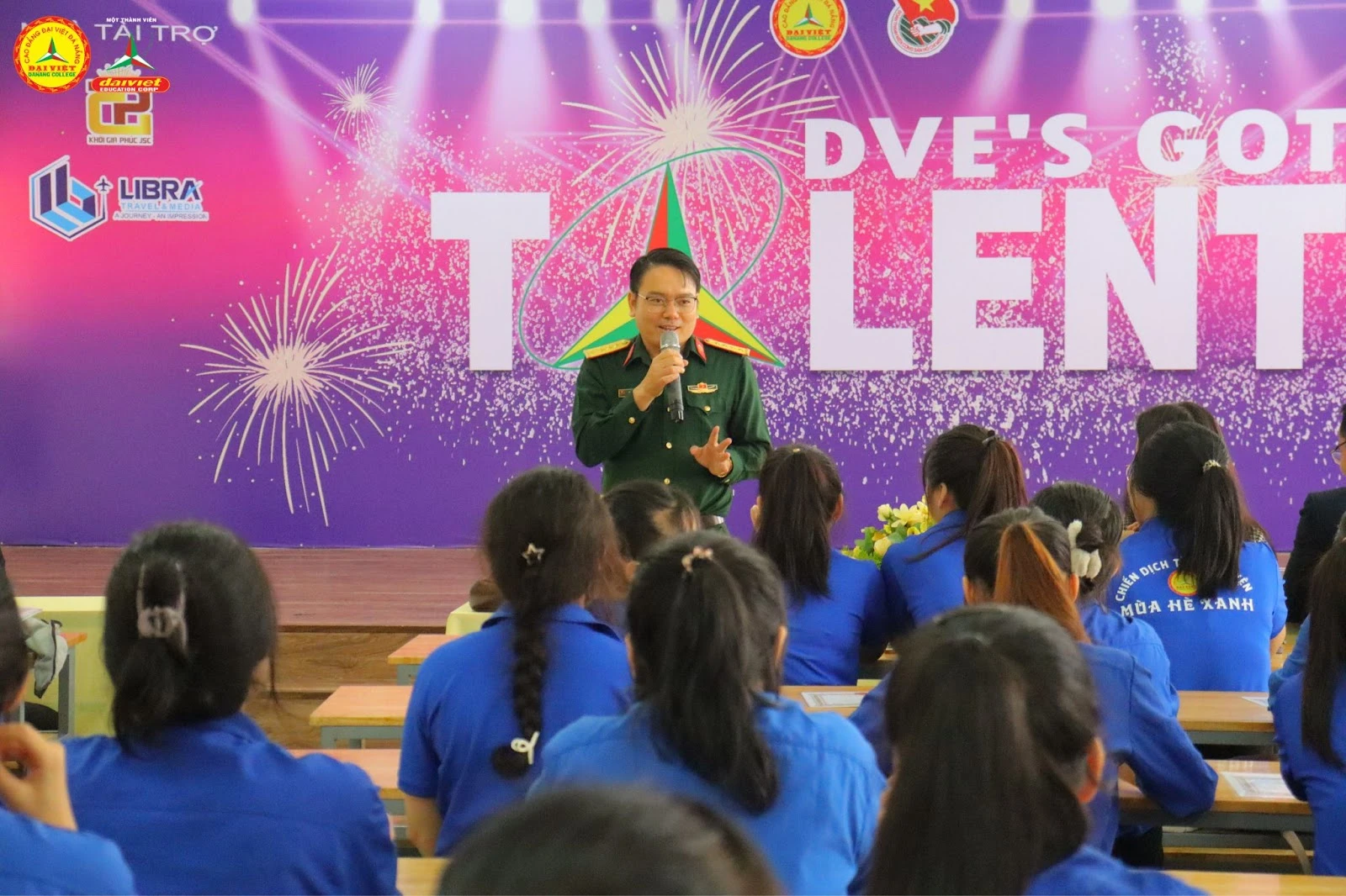 Tuyên dương – Khen thưởng công tác Đoàn 2023 | Trường Cao Đẳng Đại Việt Đà Nẵng