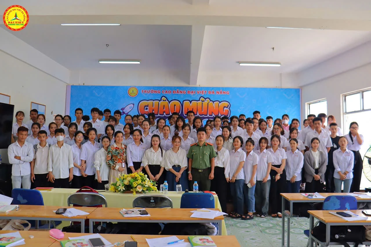 Vai trò của Tuần sinh hoạt công dân và định hướng tân sinh viên đối với sinh viên năm nhất tại Trường Cao đẳng Đại Việt Đà Nẵng