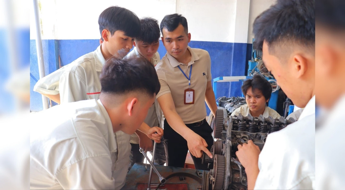 Bệ Phóng Cho Sự Nghiệp Kỹ Thuật Ô Tô Thời Đại Mới | Trường Cao Đẳng Đại Việt Đà Nẵng