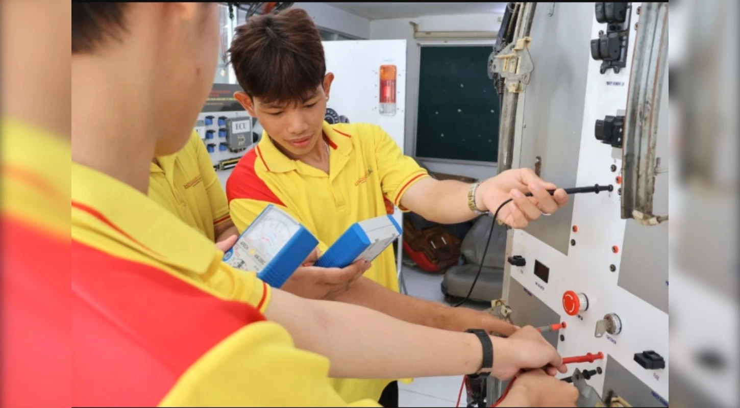 Học Công Nghệ Ô Tô Việc Làm Thu Nhập Cao | Trường Cao Đẳng Đại Việt Đà Nẵng