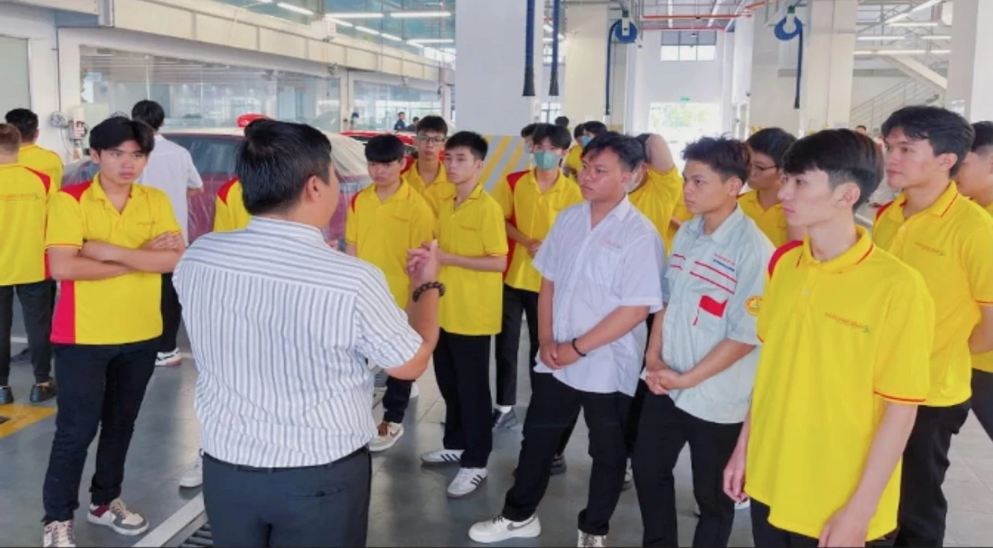 Học Đi Đôi Với Hành Trong Đào Tạo Ngành Công Nghệ Ô Tô | Trường Cao Đẳng Đại Việt Đà Nẵng