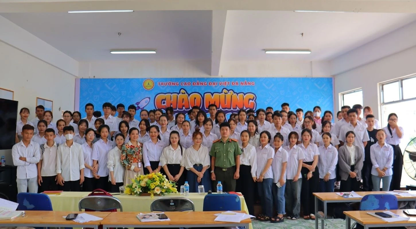 Môn Giáo Dục Quốc Phòng Và An Ninh Ngành Quản Trị Kinh Doanh | Trường Cao Đẳng Đại Việt Đà Nẵng