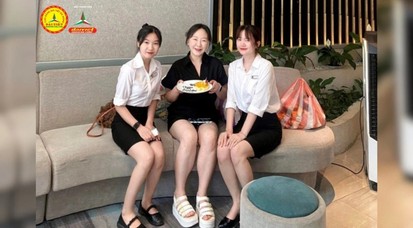 Ngành Ngôn Ngữ Thực Tập Ở Đâu? Rèn Luyện Kỹ Năng Gì? | Trường Cao Đẳng Đại Việt Đà Nẵng