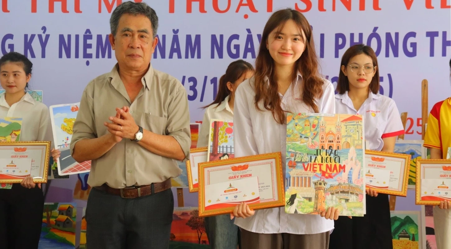 Rực Rỡ Hội Thi Mỹ Thuật Sinh Viên Lần Thứ 2 - Khoa Sư Phạm | Trường Cao Đẳng Đại Việt Đà Nẵng