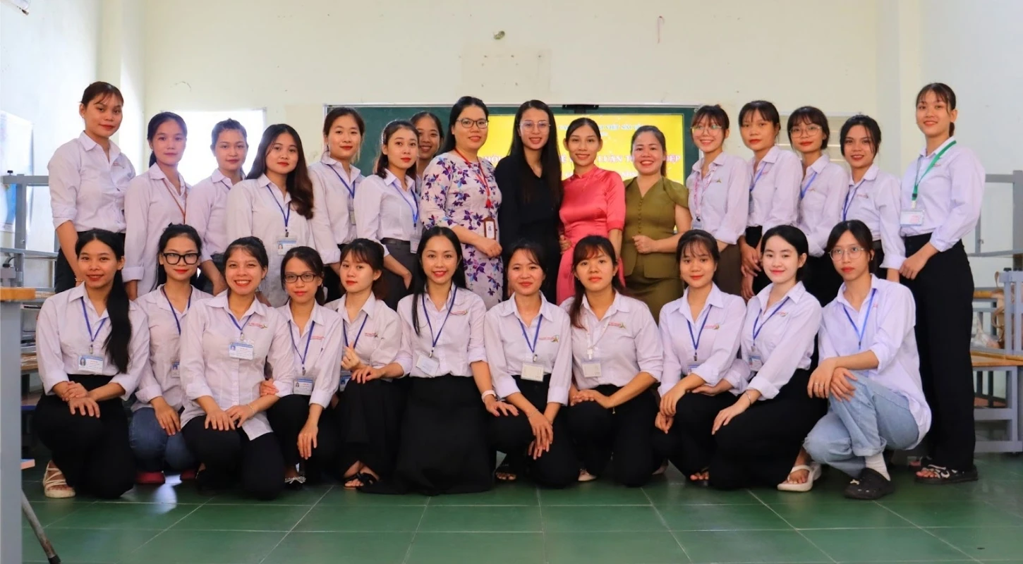 Sinh Viên K21 Ngành Giáo Dục Mầm Non Bảo Vệ Khóa Luận Tốt Nghiệp | Trường Cao Đẳng Đại Việt Đà Nẵng