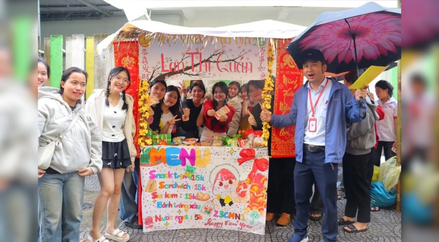 Sự Khéo Léo Của Sinh Viên Mầm Non Trong Trang Trí Hội Xuân 2025 | Trường Cao Đẳng Đại Việt Đà Nẵng