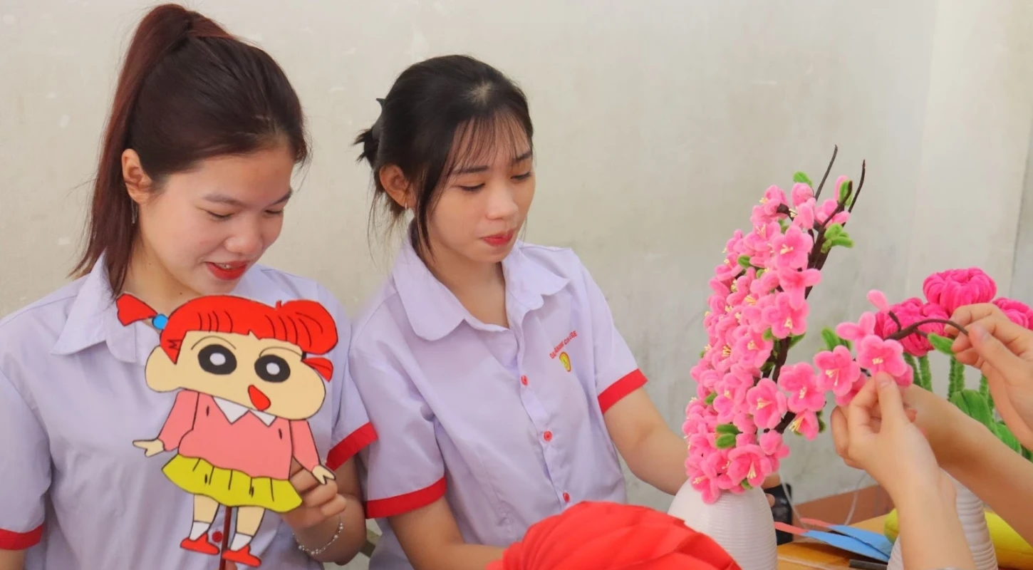 Tiết Học Làm Đồ Chơi Của Sinh Viên Sư Phạm Mầm Non | Trường Cao Đẳng Đại Việt Đà Nẵng