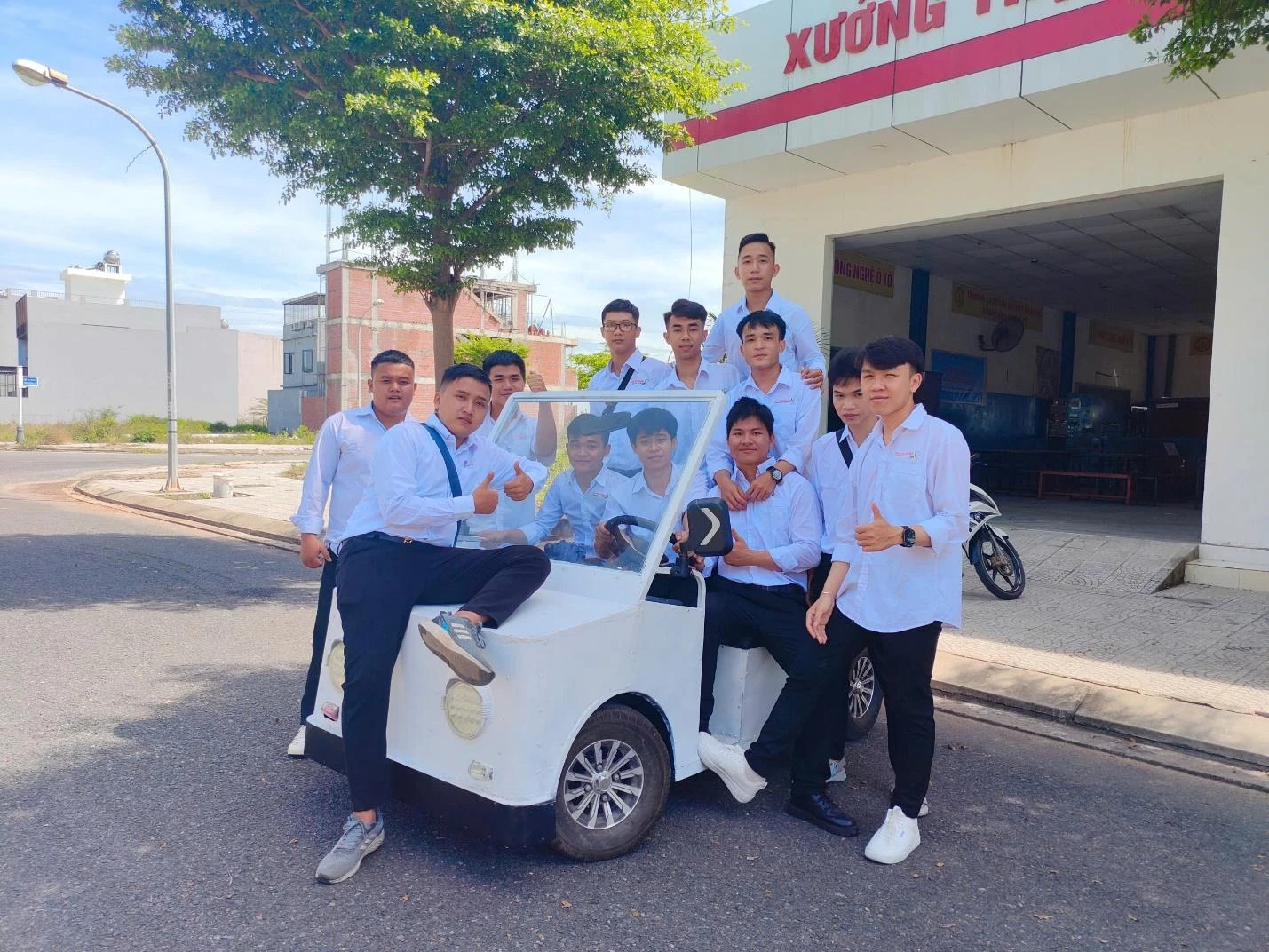 Bảo Vệ Đồ Án Tốt Nghiệp Ngành Công Nghệ Kỹ Thuật Cơ Khí