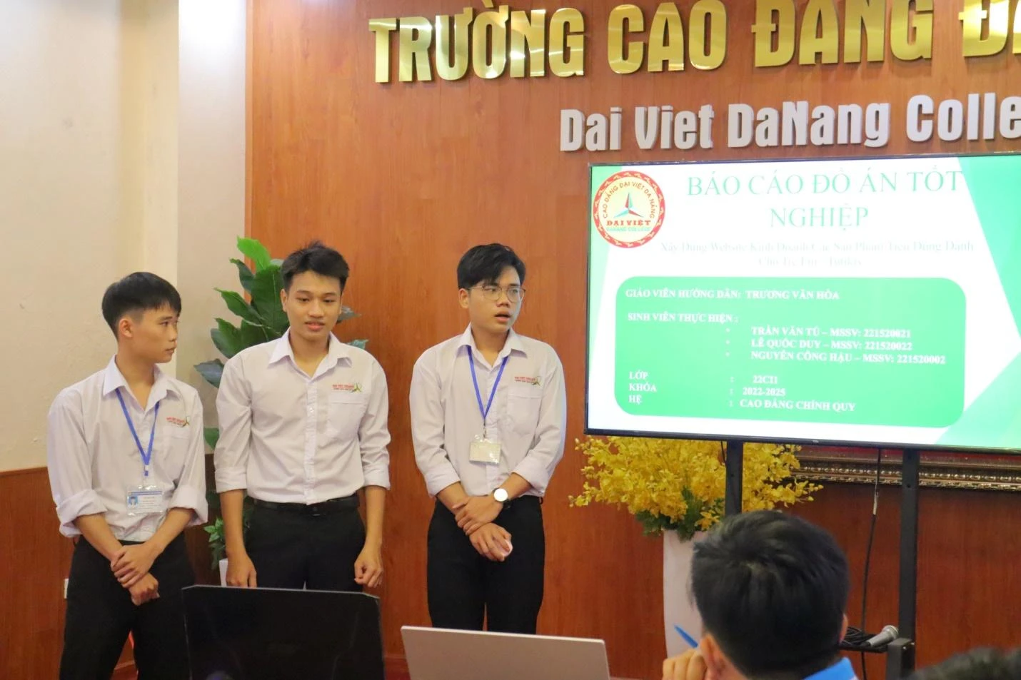 Bảo Vệ Đồ Án Tốt Nghiệp Ngành Tin Học Ứng Dụng