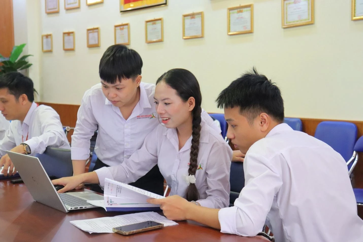 Bảo Vệ Đồ Án Tốt Nghiệp Ngành Tin Học Ứng Dụng