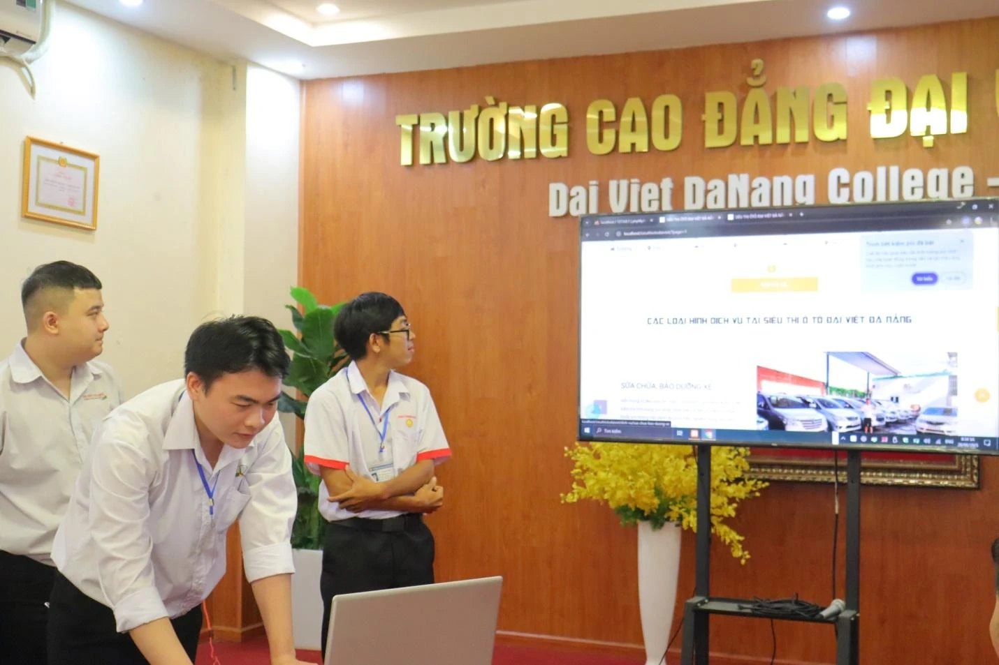 Bảo Vệ Đồ Án Tốt Nghiệp Ngành Tin Học Ứng Dụng