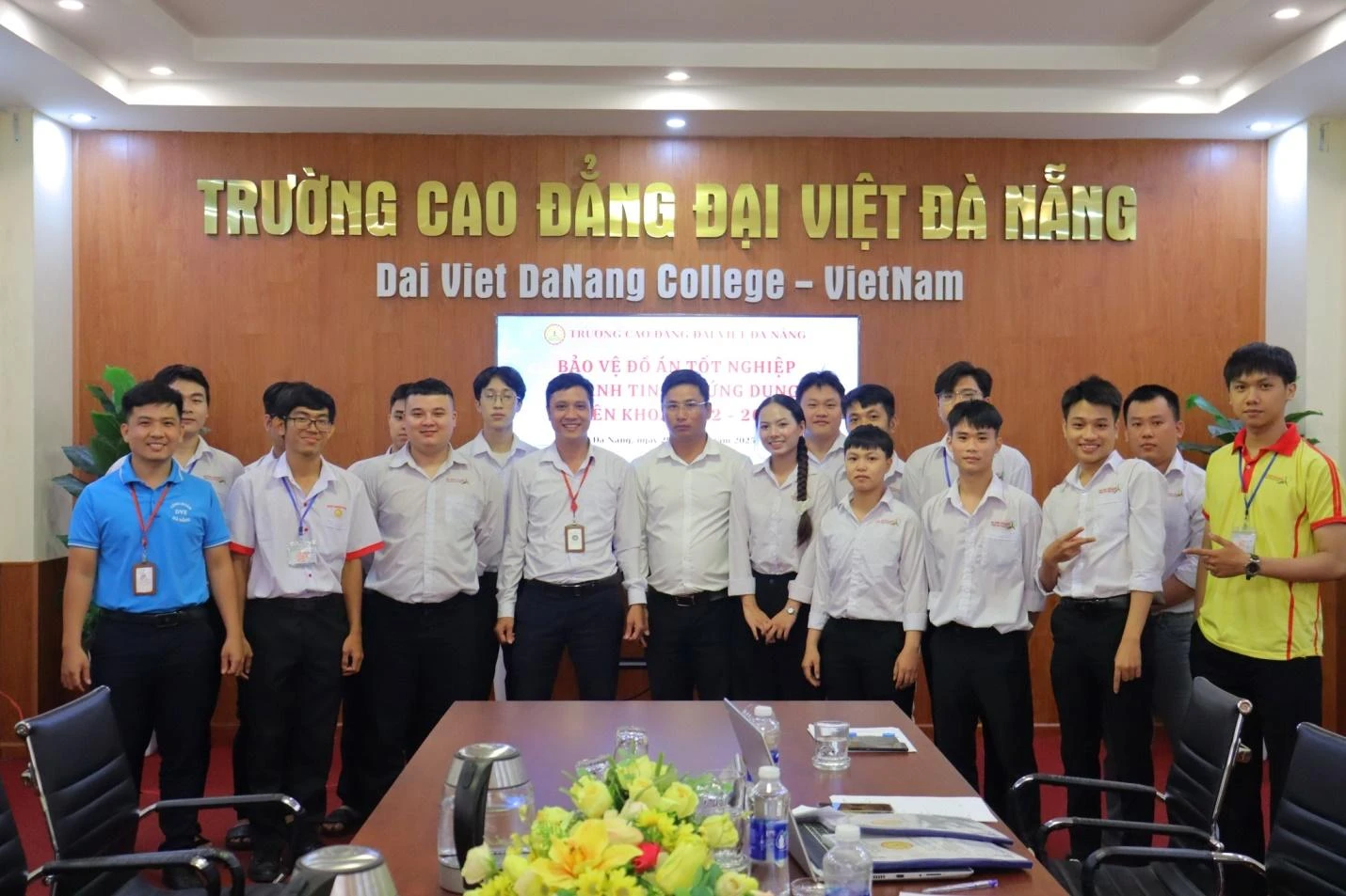 Bảo Vệ Đồ Án Tốt Nghiệp Ngành Tin Học Ứng Dụng