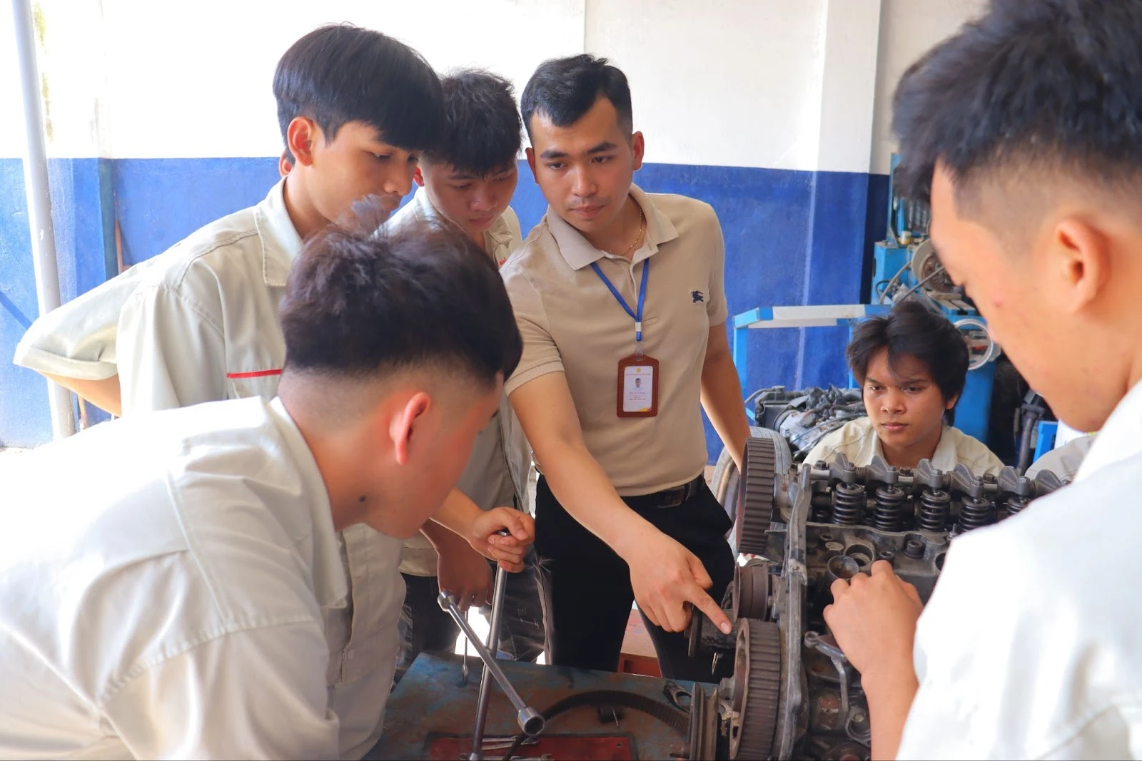 Khoa Công Nghệ Ô Tô – Trường Cao Đẳng Đại Việt Đà Nẵng | Đào Tạo Kỹ Thuật Ô Tô 4.0