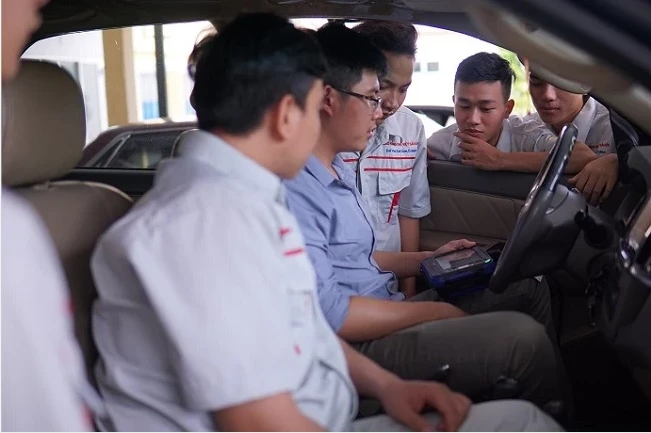 Cố Vấn Dịch Vụ Ô Tô – Đào Tạo Tại Trường Cao Đẳng Đại Việt Đà Nẵng, Khoa Công Nghệ Ô Tô