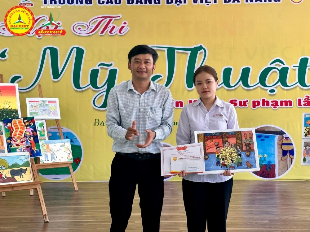 Cuộc thi Mỹ thuật Quê hương ngày mới – Sân chơi sáng tạo của Khoa Sư phạm | Trường Cao Đẳng Đại Việt Đà Nẵng