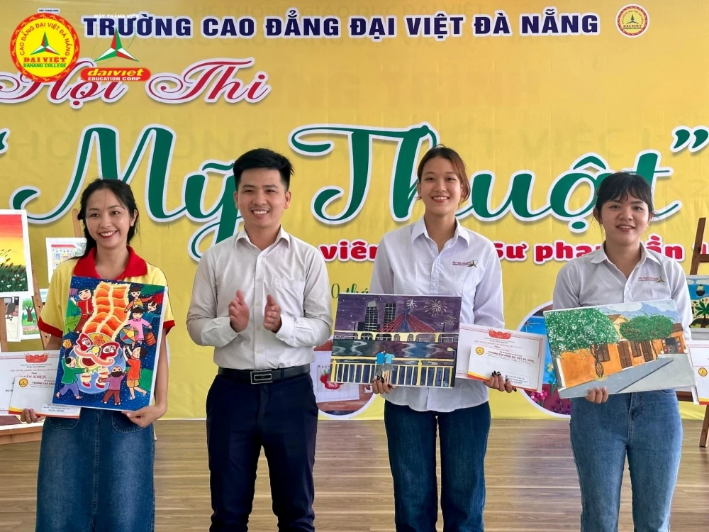 Cuộc thi Mỹ thuật Quê hương ngày mới – Sân chơi sáng tạo của Khoa Sư phạm | Trường Cao Đẳng Đại Việt Đà Nẵng
