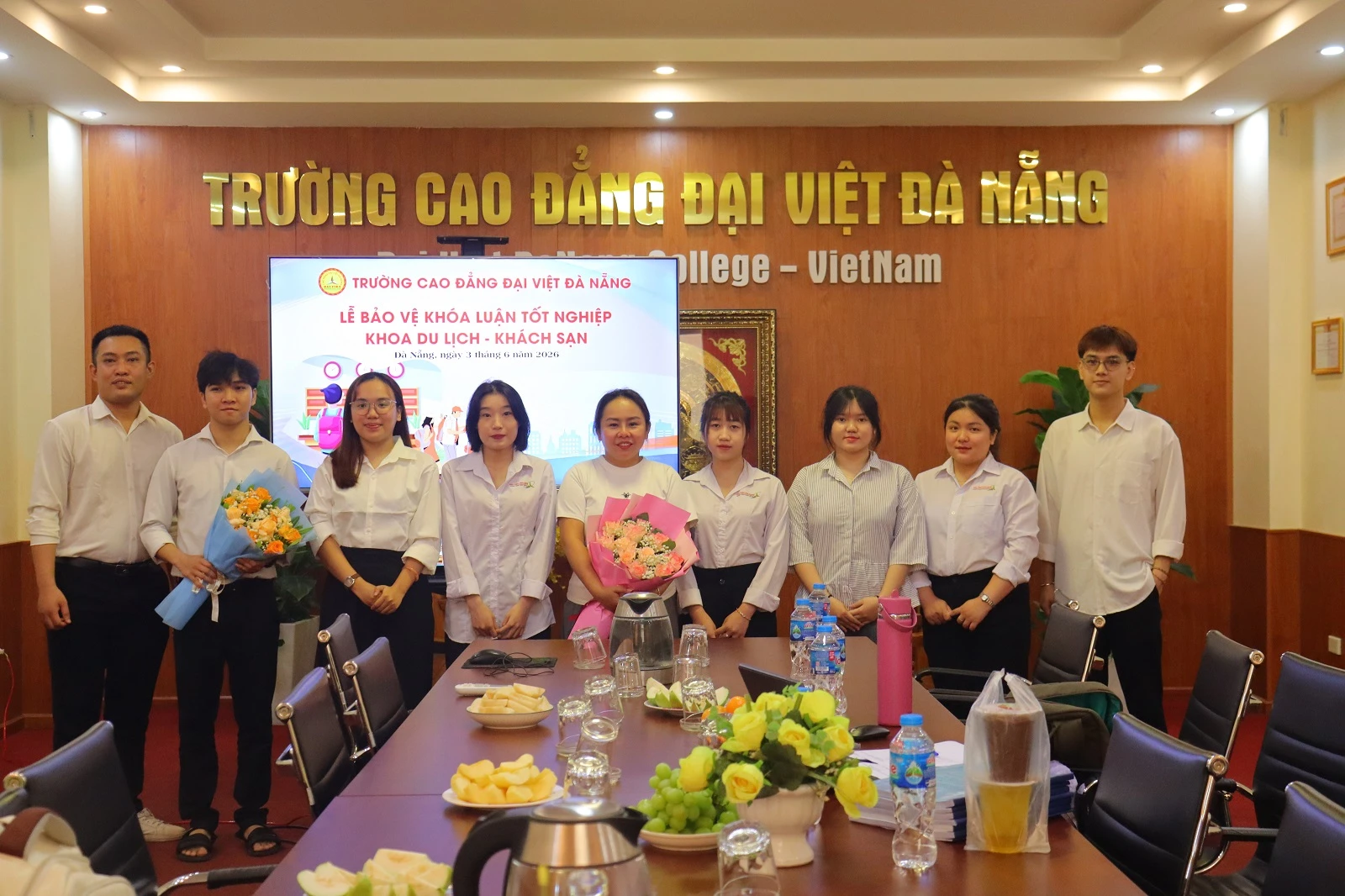 DẤU ẤN MỘT CHẶNG ĐƯỜNG - KHÁT VỌNG VƯƠN TỚI TƯƠNG LAI