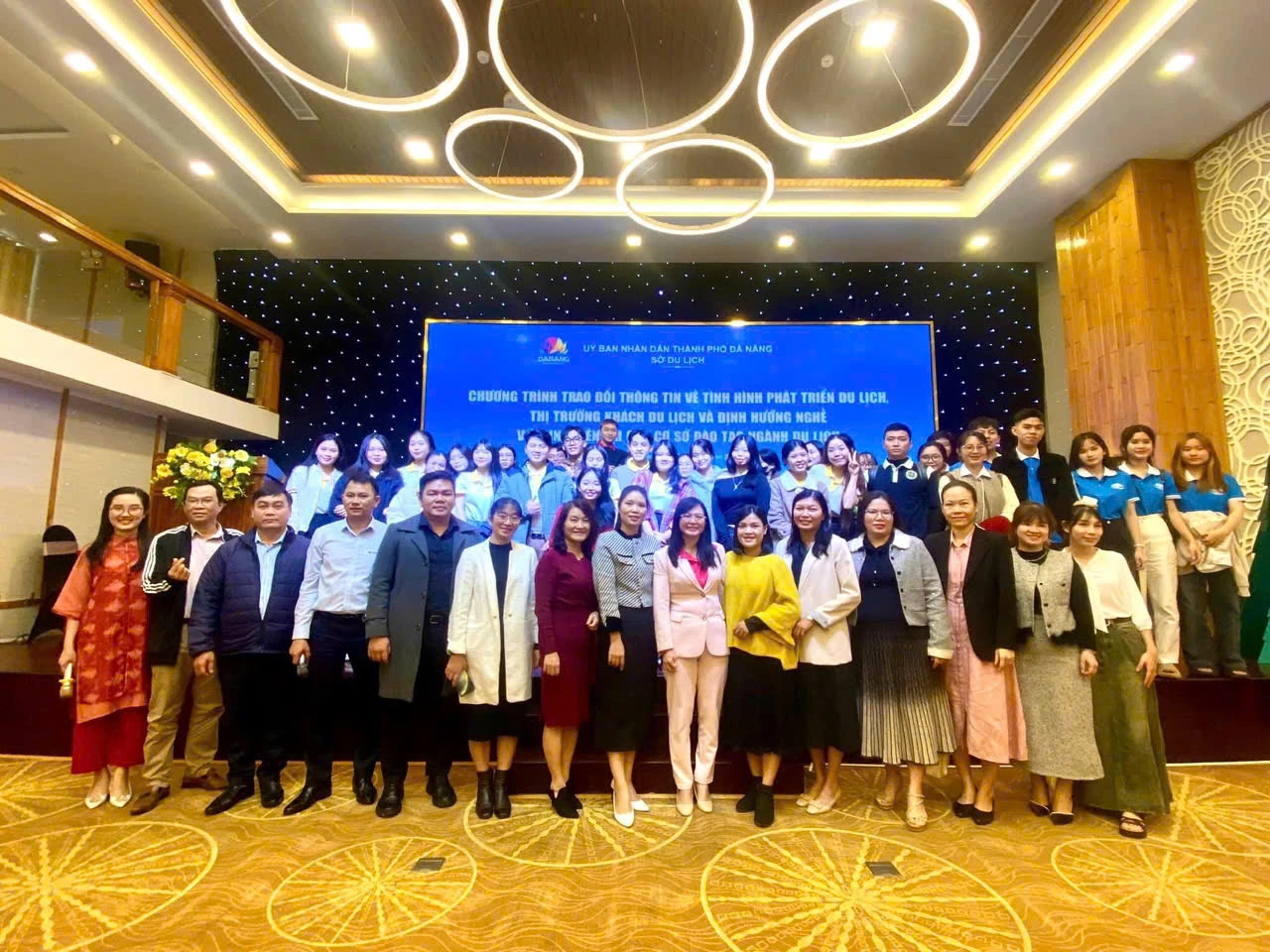 Định Hướng Nghề Du Lịch Cho Sinh Viên