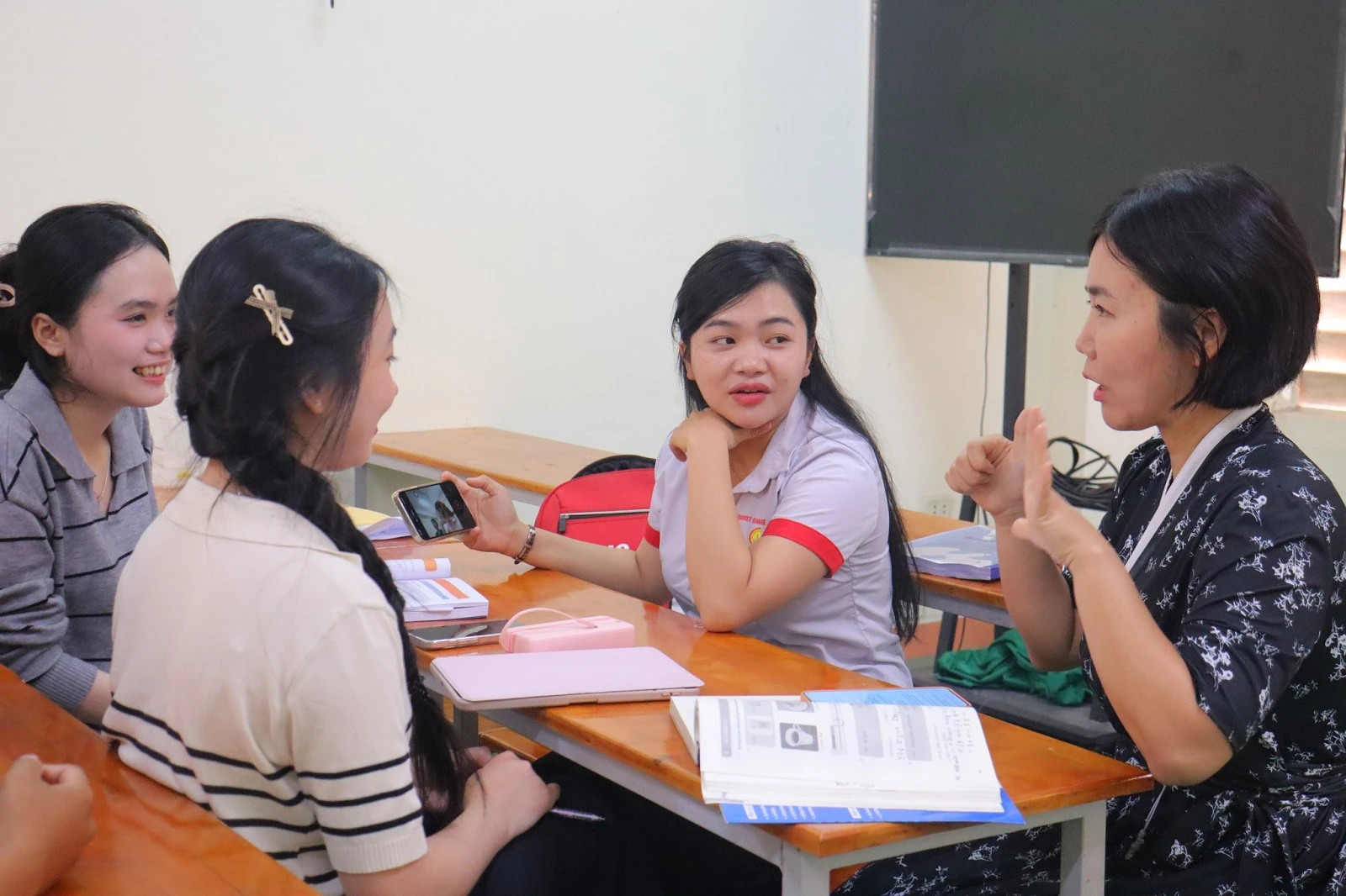 KHÁM PHÁ CÁC MÔN HỌC TIÊU BIỂU CỦA NGÀNH TIẾNG HÀN VÀ CƠ HỘI NGHỀ NGHIỆP