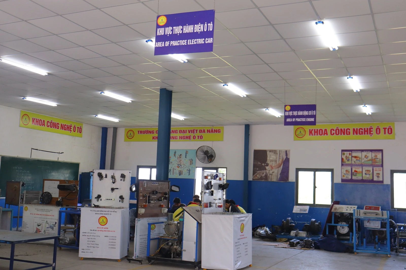 SINH VIÊN CÔNG NGHỆ ÔTÔ KHỞI ĐỘNG HỌC TẬP SAU TẾT