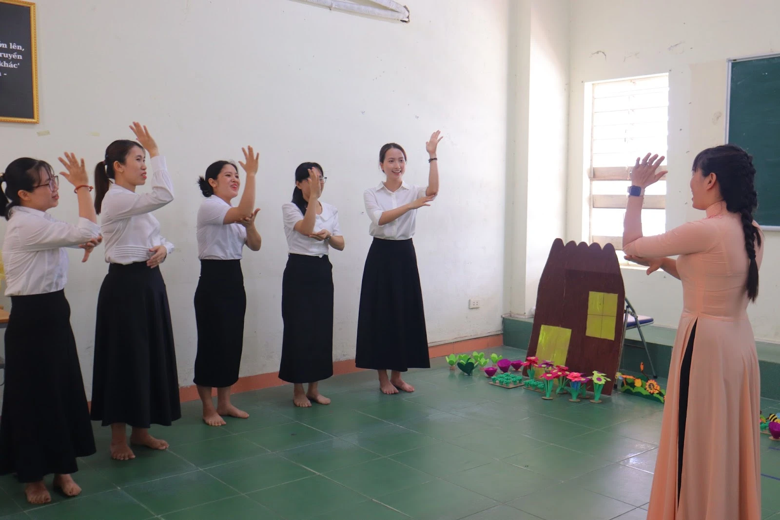 Lễ Bảo Vệ Đồ Án Tốt Nghiệp Hệ Vừa Làm Vừa Học Ngành Giáo Dục Mầm Non