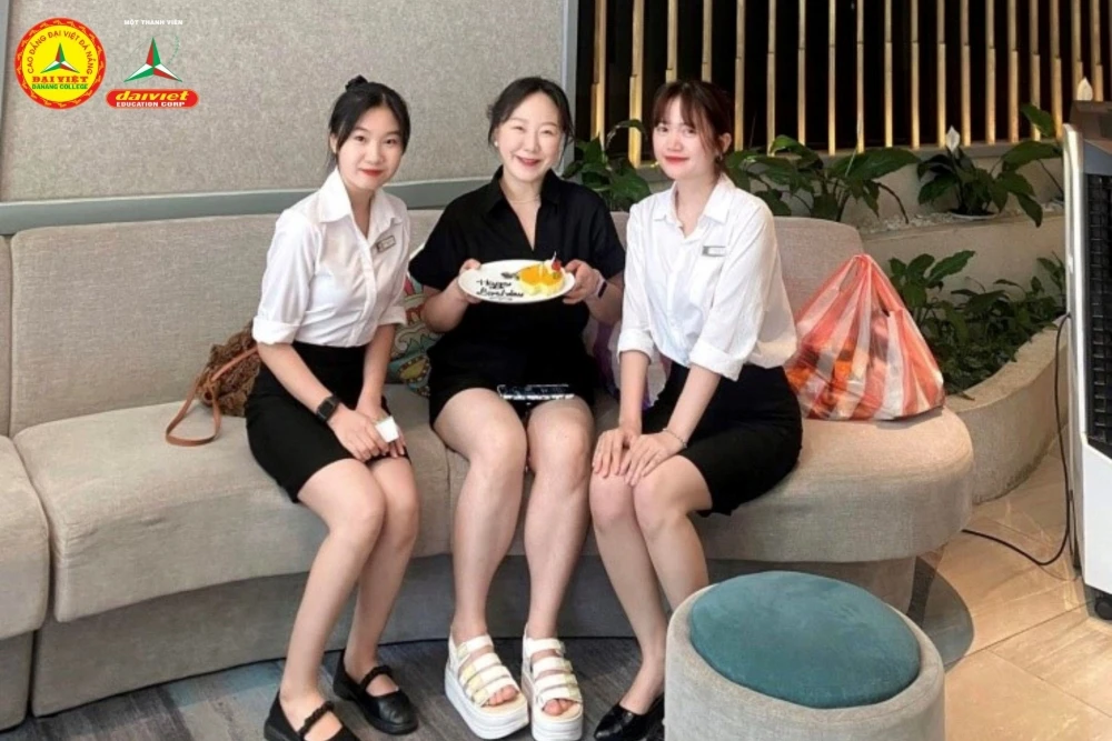 Ngành Ngôn Ngữ Thực Tập Ở Đâu? Rèn Luyện Kỹ Năng Gì?