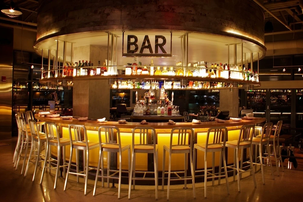 Nghiệp Vụ Bar Nghệ Thuật Pha Chế & Phục Vụ Chuyên Nghiệp