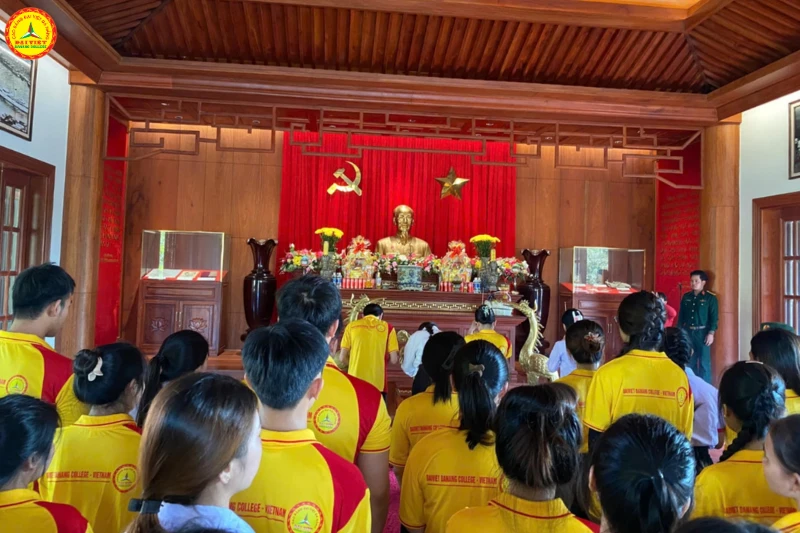 Những Bài Học Ý Nghĩa Từ Chuyến Đi Thực Tế Tại Bảo Tàng Quân Khu 5