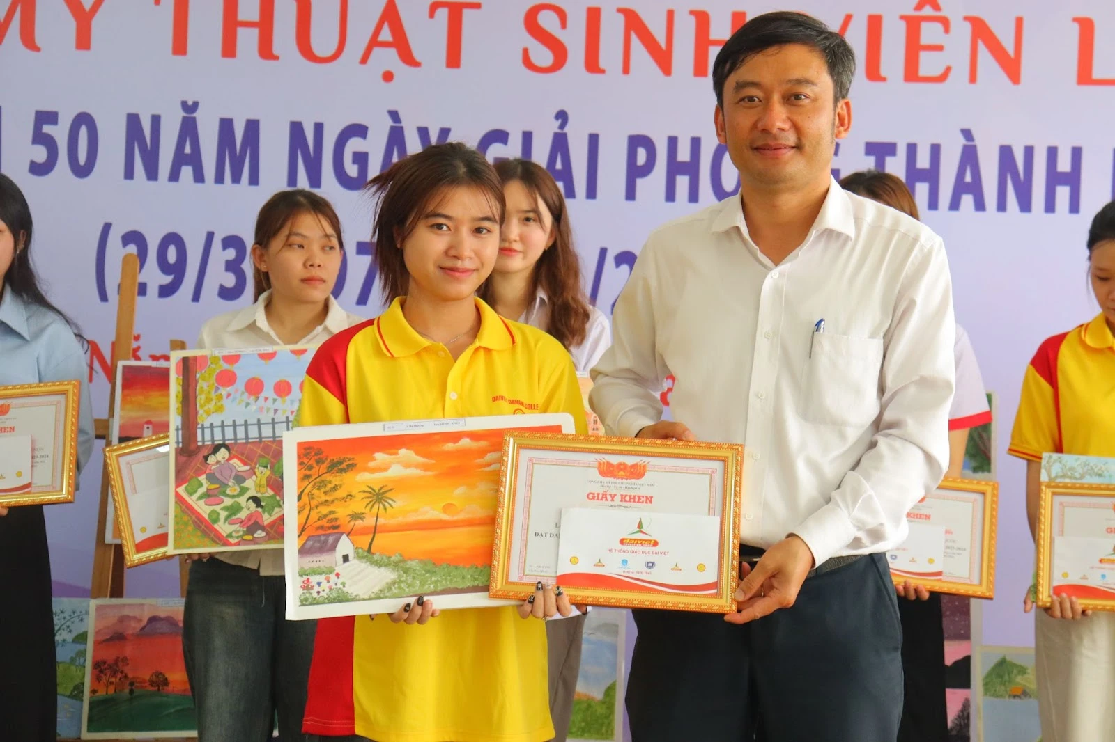 Hội thi Mỹ thuật Sinh viên lần 2 – Khoa Sư phạm | Trường Cao đẳng Đại Việt Đà Nẵng