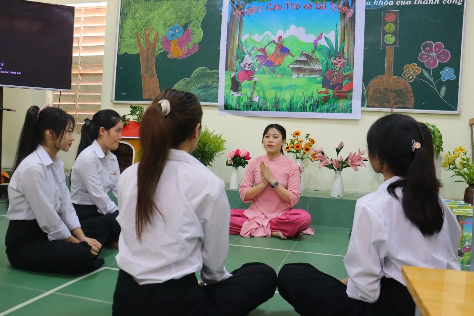 Sinh Viên Giáo Dục Mầm Non Tự Tin Bảo Vệ Đồ Án Tốt Nghiệp