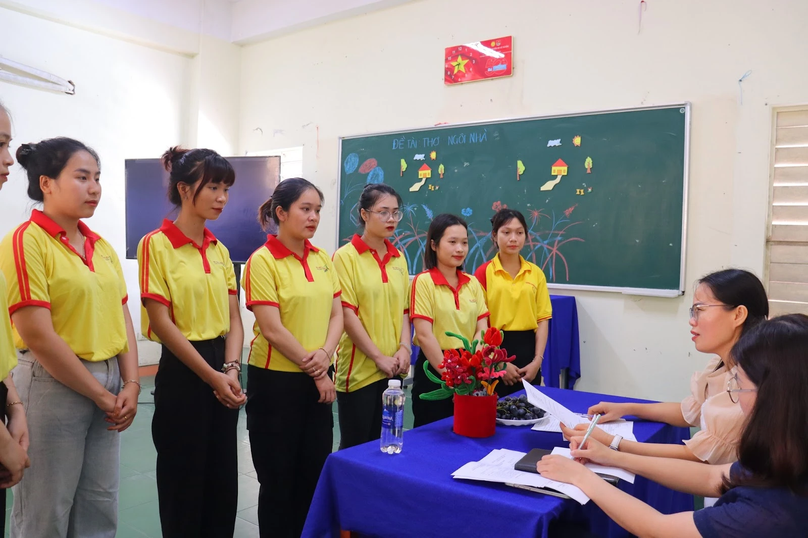 Sinh Viên Giáo Dục Mầm Non Tự Tin Bảo Vệ Đồ Án Tốt Nghiệp