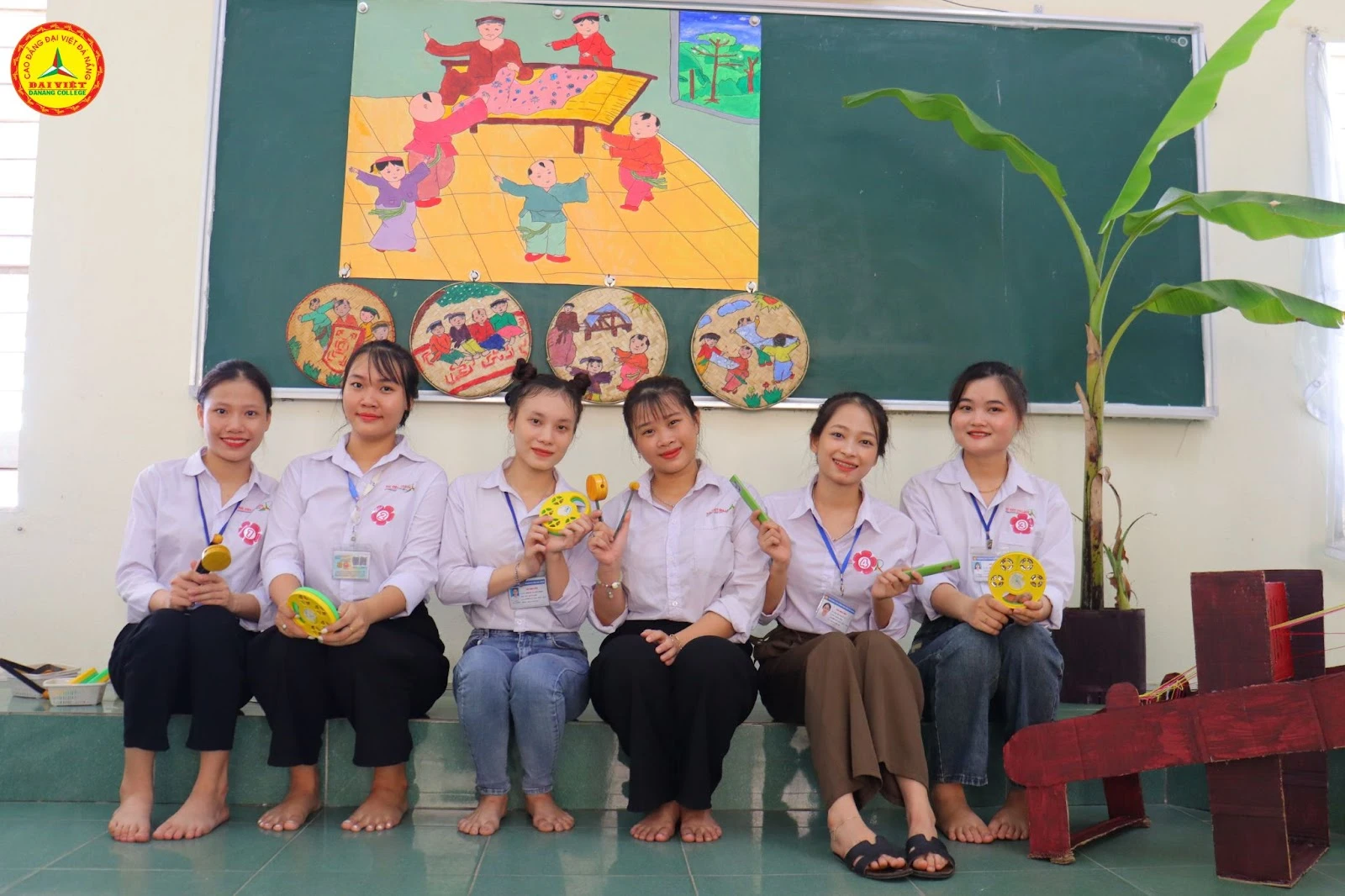 Sinh Viên K21 Ngành Giáo Dục Mầm Non Bảo Vệ Khóa Luận Tốt Nghiệp