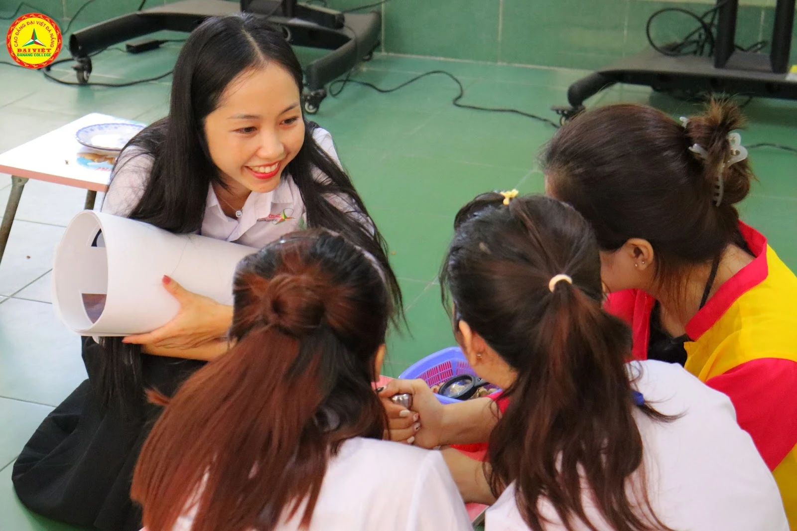 Sinh Viên K21 Ngành Giáo Dục Mầm Non Bảo Vệ Khóa Luận Tốt Nghiệp