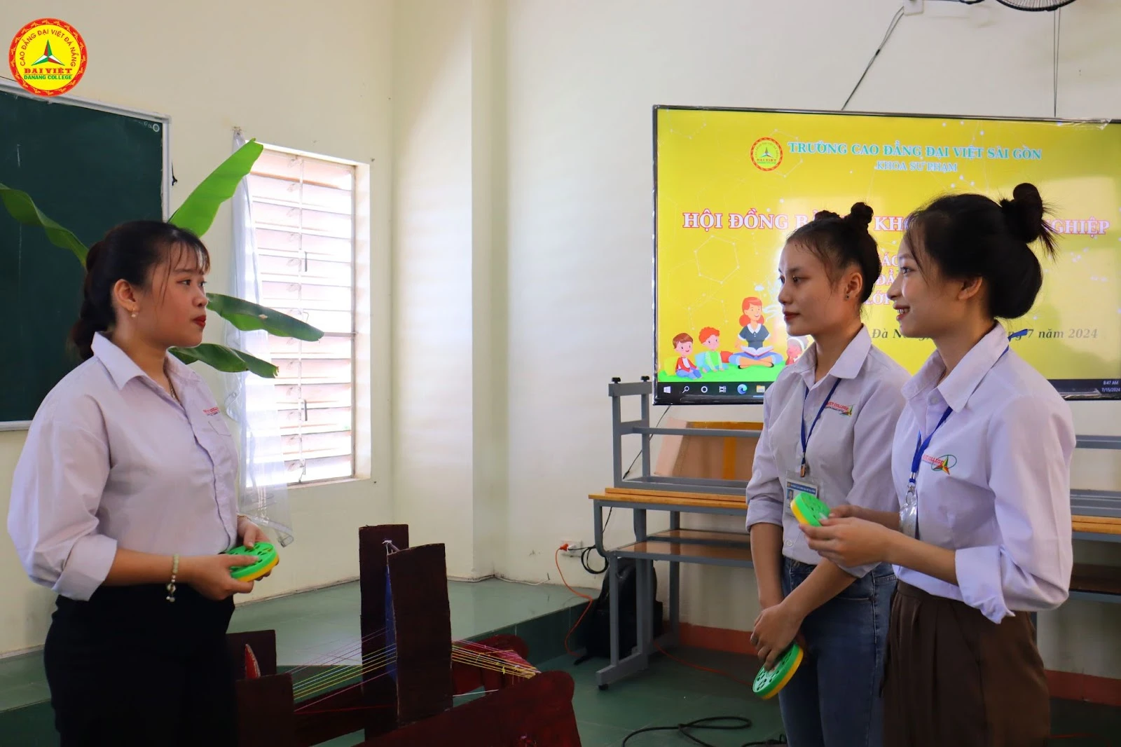 Sinh Viên K21 Ngành Giáo Dục Mầm Non Bảo Vệ Khóa Luận Tốt Nghiệp