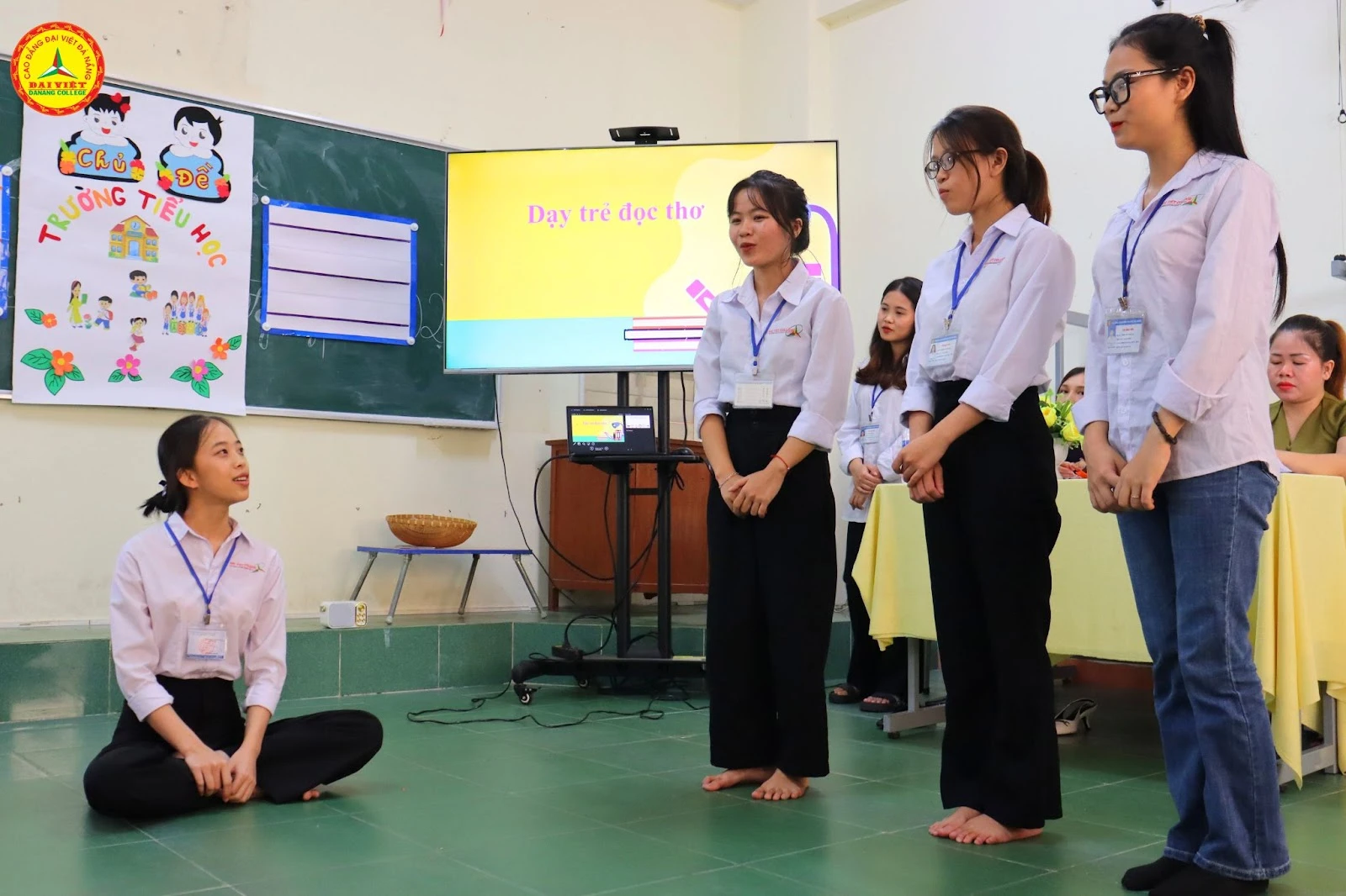 Sinh Viên K21 Ngành Giáo Dục Mầm Non Bảo Vệ Khóa Luận Tốt Nghiệp