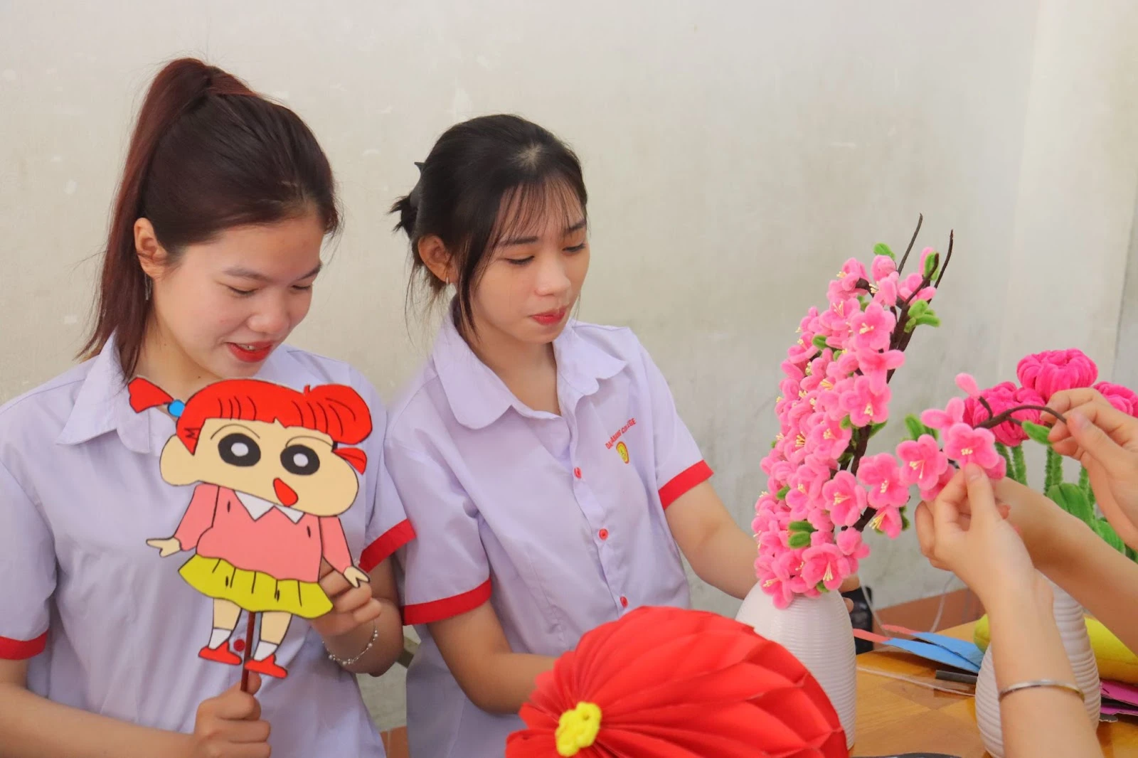 Tiết học làm đồ chơi của sinh viên Sư phạm Mầm non | Trường Cao Đẳng Đại Việt Đà Nẵng