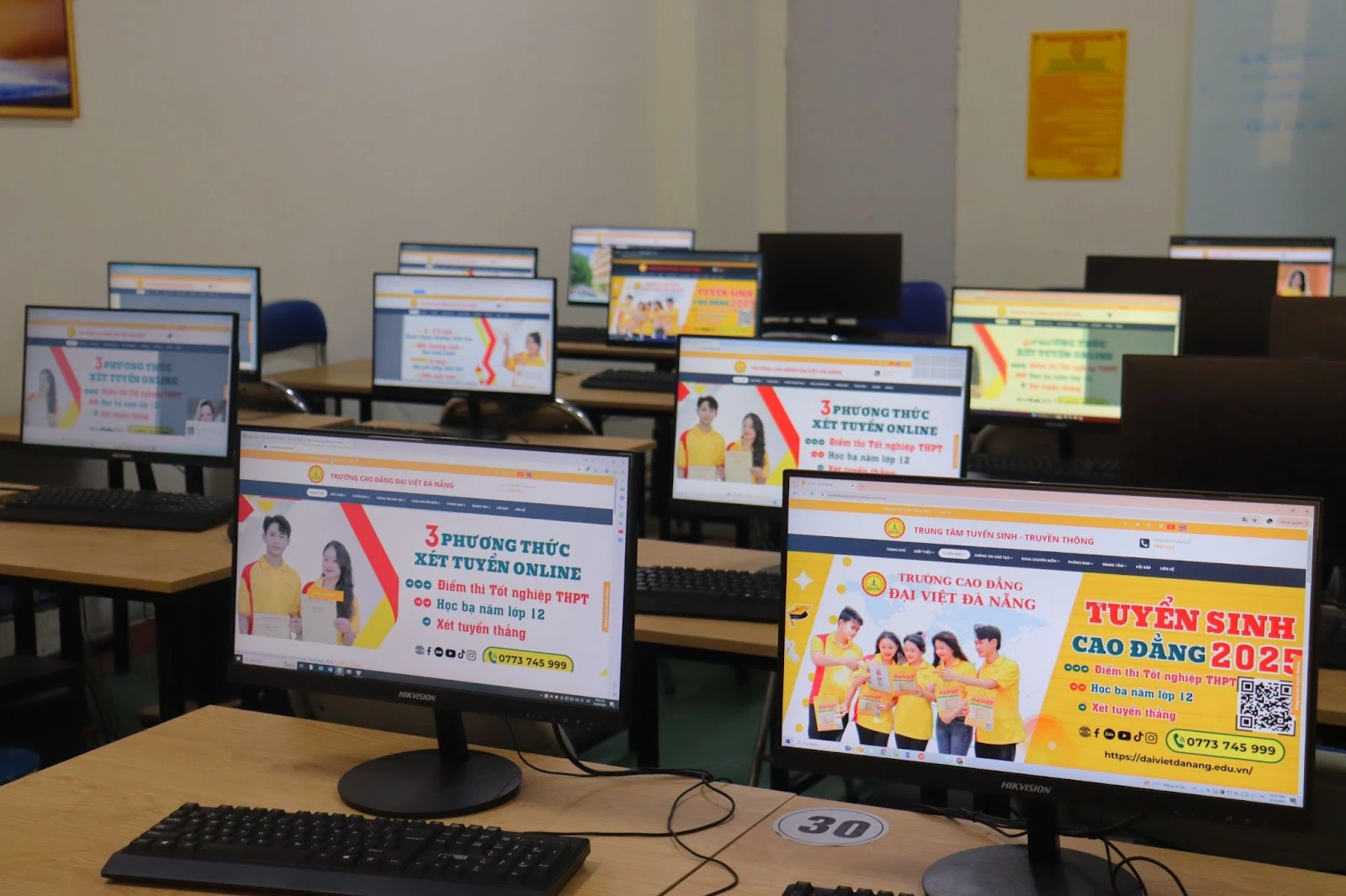 Tin Học Trong Cuộc Sống Hiện Đại Vai Trò & Ứng Dụng